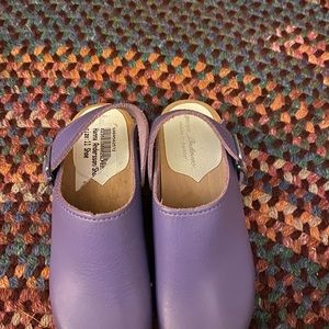 Girls size 11 Hanna Andersson clogs
